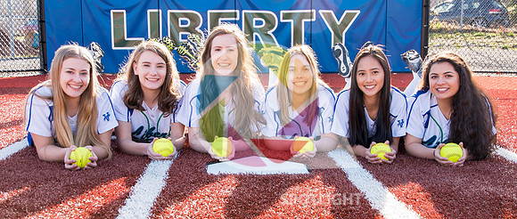 LHS Fastpitch Seniors _NEW4584