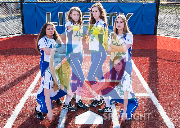 LHS Fastpitch Seniors _NEW4597